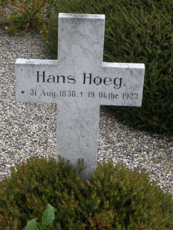 Hans Hoeeg.JPG